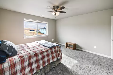 13688 Kristina St, Williston, ND 58801 photo 34