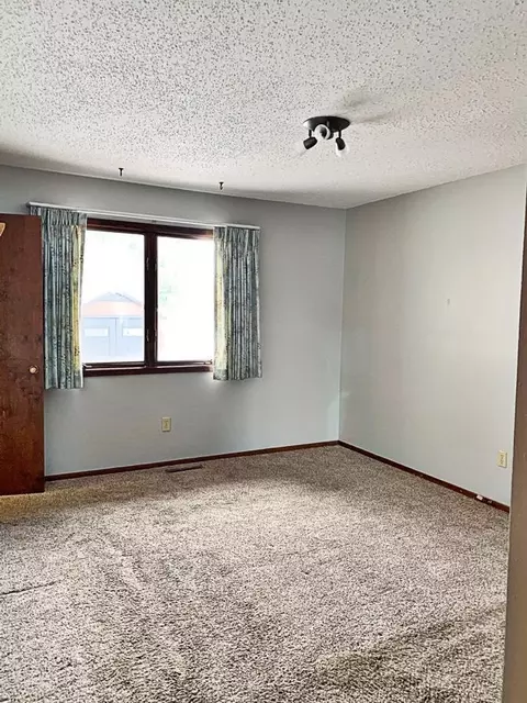 1809 14th Ave W, Williston, ND 58801 photo 25