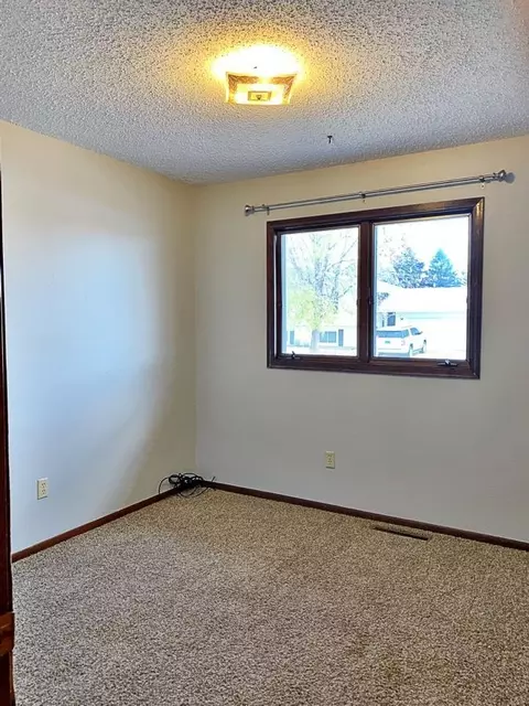 1809 14th Ave W, Williston, ND 58801 photo 28