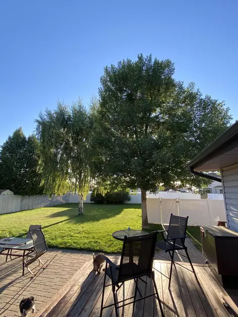 1809 14th Ave W, Williston, ND 58801 photo 3