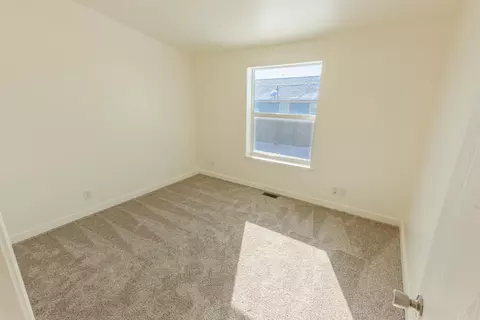 5615 Stoneview Ave, Williston, ND 58801 photo 16