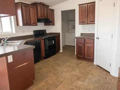 13846 Charlson St, Williston, ND 58801 photo 7