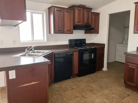 13846 Charlson St, Williston, ND 58801 photo 8