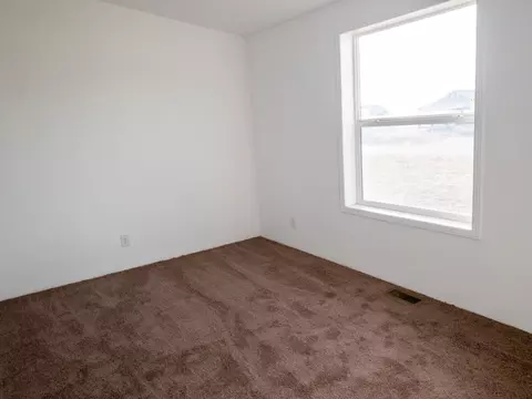 13846 Charlson St, Williston, ND 58801 photo 15