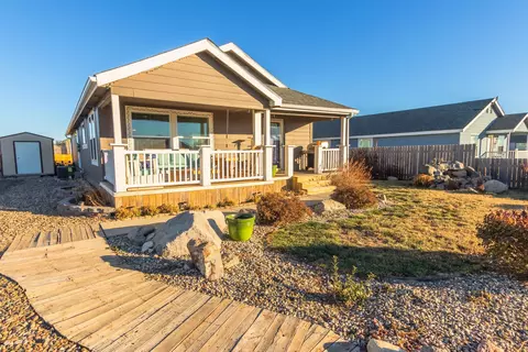 5624 Stoneview Ave, Williston, ND 58801 photo 1