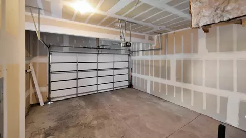 13686 Kristina St, Williston, ND 58801 photo 32