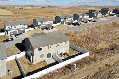 13686 Kristina St, Williston, ND 58801 photo 3