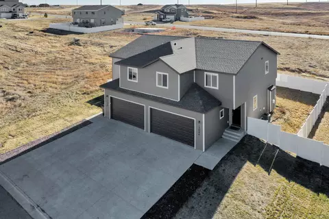 13686 Kristina St, Williston, ND 58801 photo 1