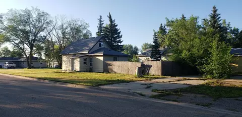 111 East St, Grenora, ND 58845 photo 2