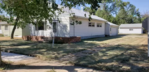 211 Robinson St, Grenora, ND 58845 photo 1