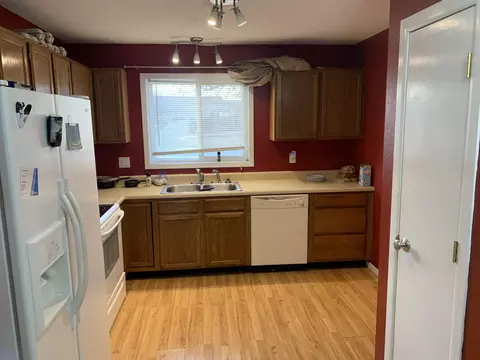 3118 18th Ave W, Williston, ND 58801 photo 3