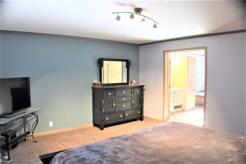 5635 Carolville Loop, Williston, ND 58801 photo 9