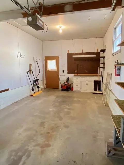 1511 2nd Ave E, Williston, ND 58801 photo 8