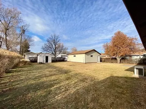 1511 2nd Ave E, Williston, ND 58801 photo 4