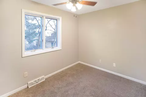 1006 10th Ave W, Williston, ND 58801 photo 7