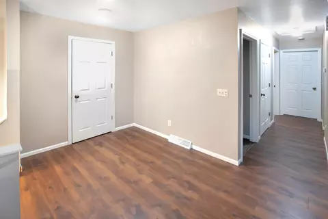 1006 10th Ave W, Williston, ND 58801 photo 3
