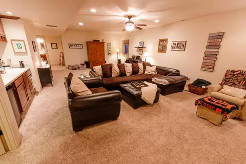 710 70th St E, Williston, ND 58801 photo 24