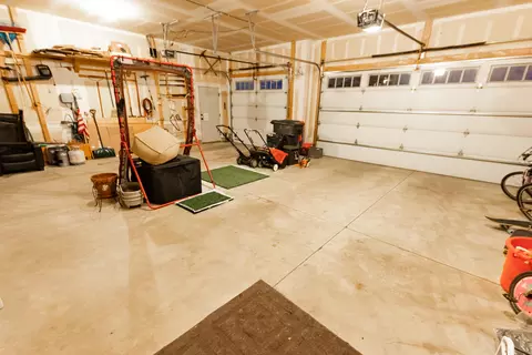 710 70th St E, Williston, ND 58801 photo 36