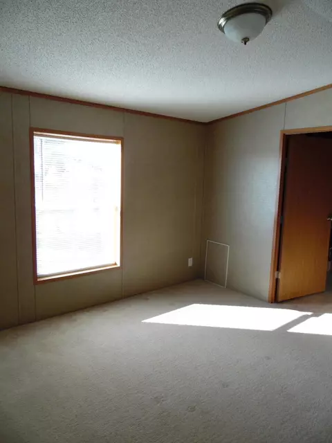 314 6th Ave W, Ray, ND 58849 photo 7