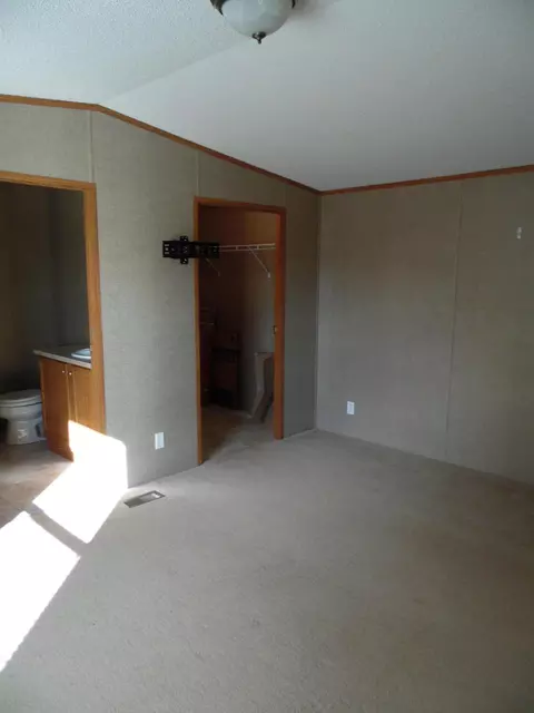 314 6th Ave W, Ray, ND 58849 photo 5
