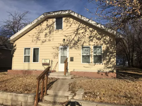 1012 W Broadway W, Williston, ND 58801 photo 1