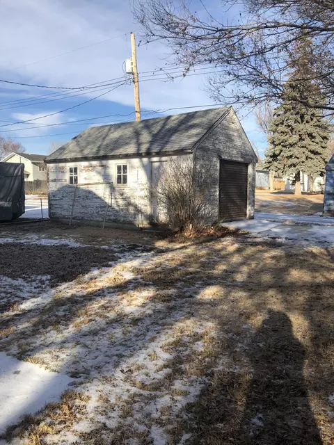 1012 W Broadway W, Williston, ND 58801 photo 12