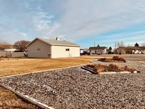 1505 11th Ave W, Williston, ND 58801 photo 5