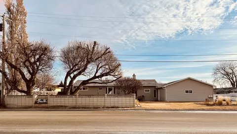 1505 11th Ave W, Williston, ND 58801 photo 2
