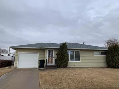 722 15th St W, Williston, ND 58801 photo 2