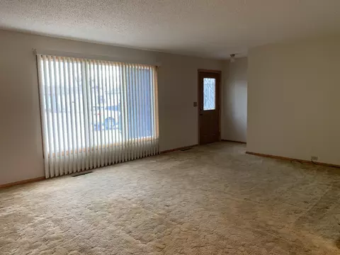 722 15th St W, Williston, ND 58801 photo 4