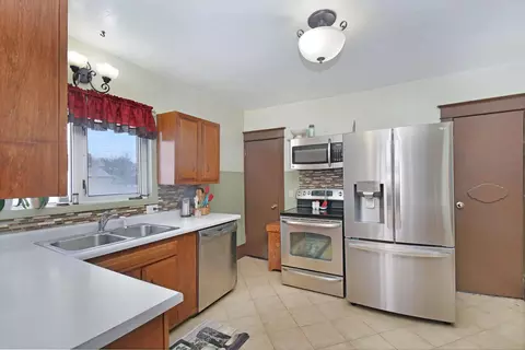 427 4th Ave W, Williston, ND 58801 photo 5