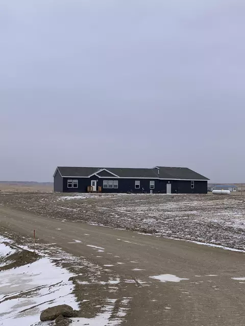 14784 Lambert St, Williston, ND 58801 photo 1