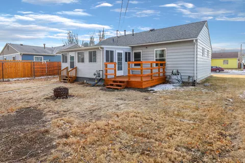 820 13th Ave W, Williston, ND 58801 photo 5