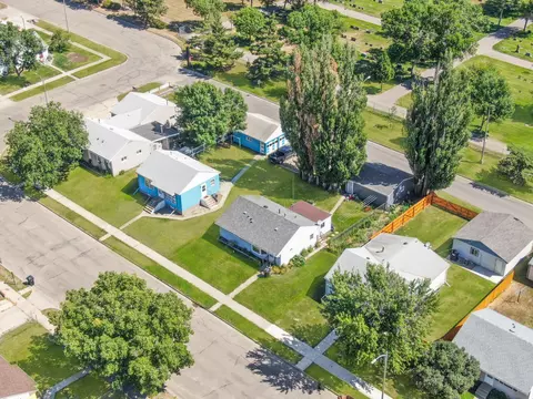 820 13th Ave W, Williston, ND 58801 photo 25