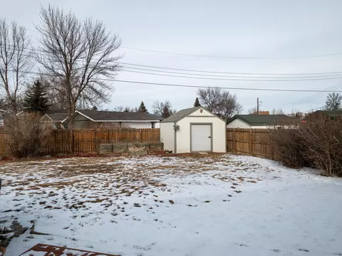 916 18th St W, Williston, ND 58801 photo 28