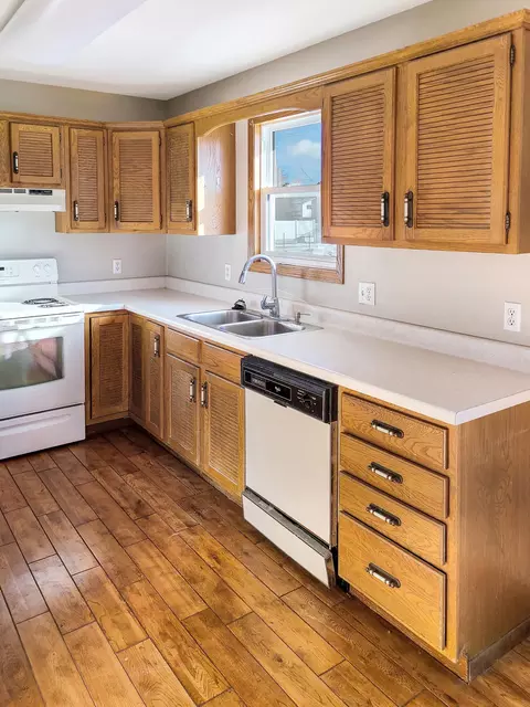1309 24th St W, Williston, ND 58801 photo 8