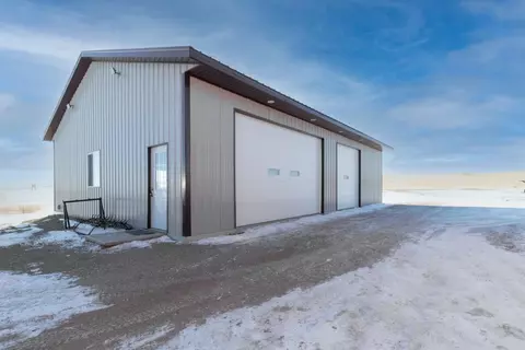 8044 68th St NW, Stanley, ND 58784 photo 2