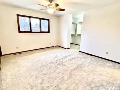 413 11th St E, Williston, ND 58801 photo 9