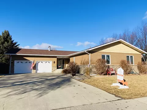 309 22nd St E, Williston, ND 58801 photo 1