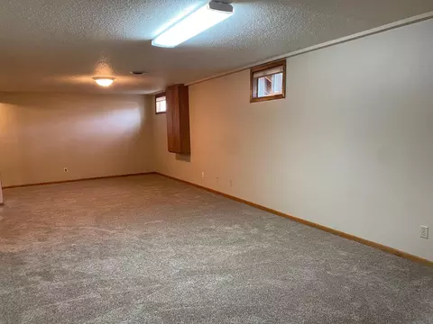 2216 University Ave, Williston, ND 58801 photo 14