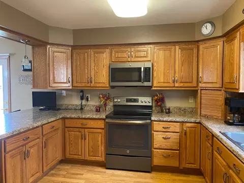 2216 University Ave, Williston, ND 58801 photo 2