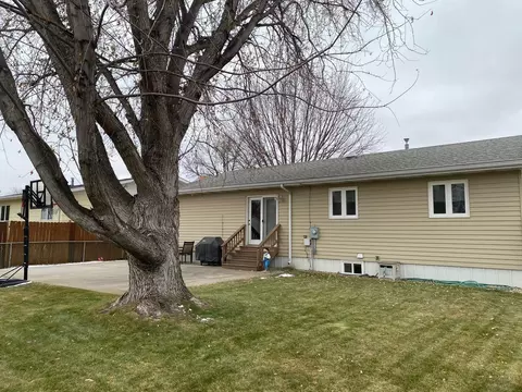 2216 University Ave, Williston, ND 58801 photo 25