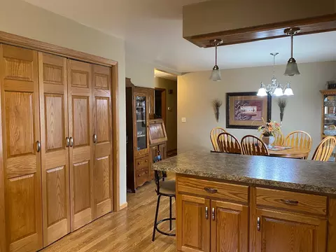 2216 University Ave, Williston, ND 58801 photo 4