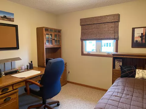 2216 University Ave, Williston, ND 58801 photo 10