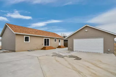 1917 20th Ave W, Williston, ND 58801 photo 2