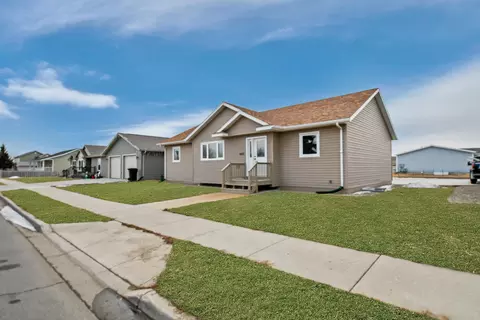 1917 20th Ave W, Williston, ND 58801 photo 1