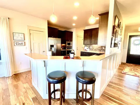 6806 Fairview Dr, Williston, ND 58801 photo 9