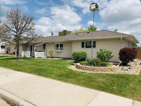 1216 8th Ave W, Williston, ND 58801 photo 2