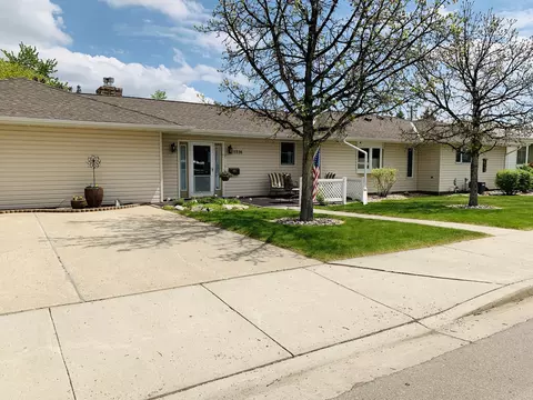1216 8th Ave W, Williston, ND 58801 photo 1