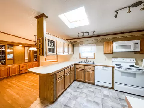 308 3rd Ave E, Ray, ND 58849 photo 9